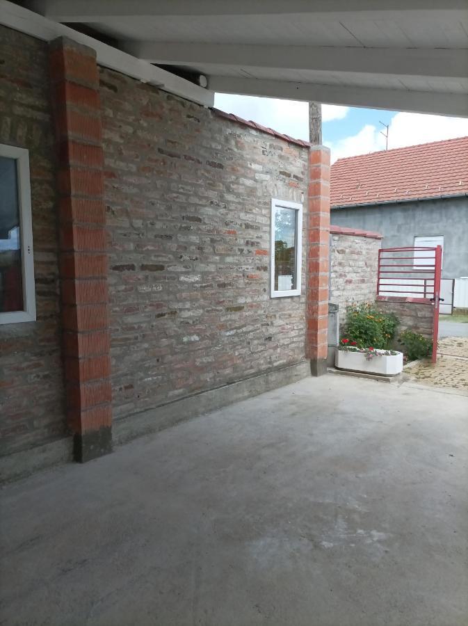 Hotel Arena Nikic Osijek Exterior foto